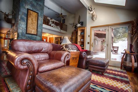 Bar w guest ranch - A small ranch in Whitefish, Montana that offers horseback riding, fly fishing, hiking, and other activities. Tailored riding and activities for guests of all ages and skill levels, and a cancellation policy with fees.